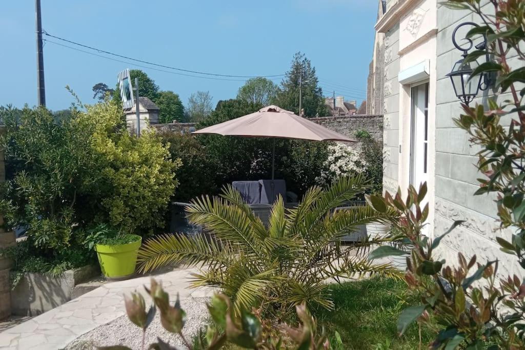 Holiday home Historique En Normandie Plages Du Debarquement